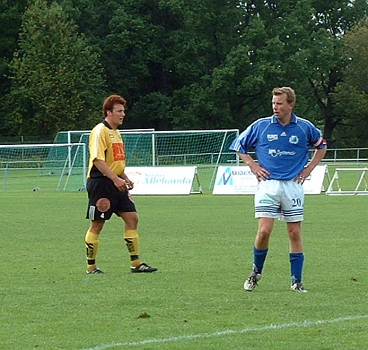 2003_0816_162207AA.JPG - Södras Mikael Westman och Skinnsbergs Mikael Ernebrink