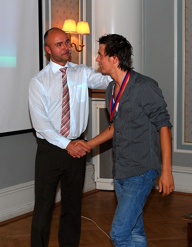 2009_1017_171049AA.JPG - Medalj för Serieseger i Elitreserv Västmanland, Rio Babovic