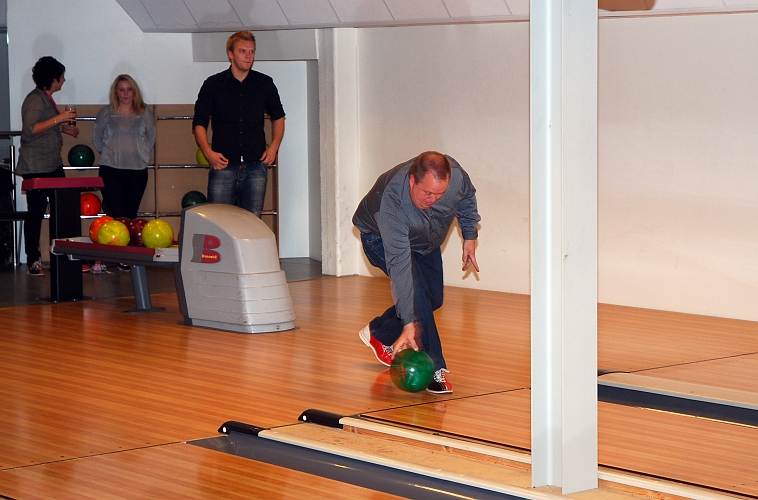 2011_1112_21.JPG - Damernas Bowling