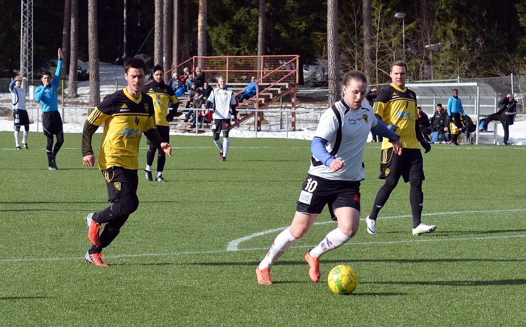 2013_0303_35.JPG - Emil Viborg avblåst för offside