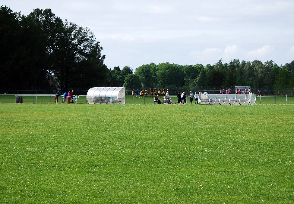 2014_0525_155544AA.JPG - Förberedelse inför ombyggnad av Ekbackens IP